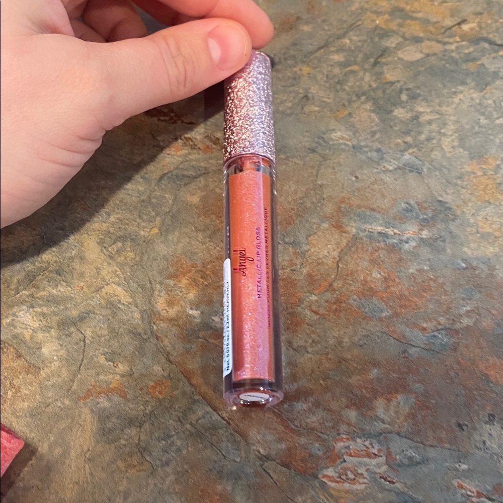 Revolution Angel Metallic ‘Heavenly’ Lip Gloss NWOT - Picture 3 of 3
